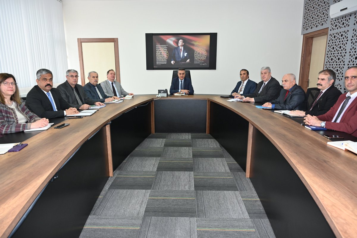 İl Milli Eğitim Müdürümüz Emre Çalışkan'ın başkanlığında, müdürlüğümüz yöneticileriyle haftalık değerlendirme toplantısı gerçekleştirildi.

<a href="/tcmeb/">Millî Eğitim Bakanlığı</a> 
<a href="/Yusuf__Tekin/">Yusuf Tekin</a> 
<a href="/emre_caliskan/">Emre Çalışkan</a>