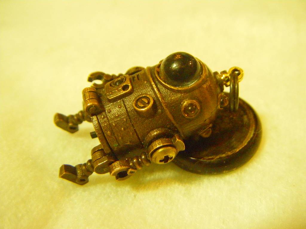 rogma6's tweet image. WFの日曜日、雪の中歩いてたらなぜか左のつま先が濡れ始めて冷える冷える。開口部から雪入ったかと思ってたがつま先部分が壊れてたので代替購入今日届く。
足の指を大きく広げられて安全靴的つま先ガード入りで
滑りくいコックシューズとても楽。