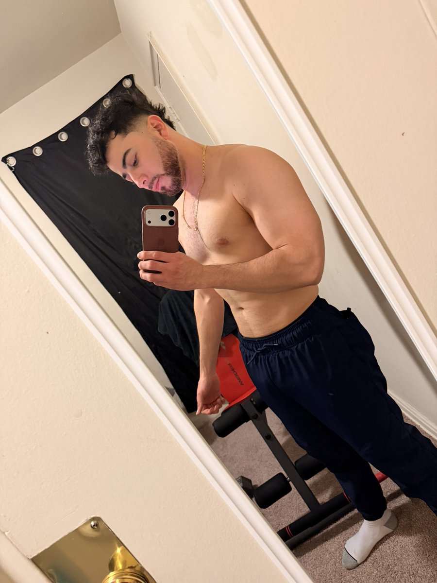 gerardosotop's tweet photo. @elgolosowar @elgolosowarhot @muymachoscol22 @DONATORSEX1 @menpowerlatin @machoscolhot @LatinoHot1506 @Hotdaddyman1 https://t.co/xkWkymg2kN