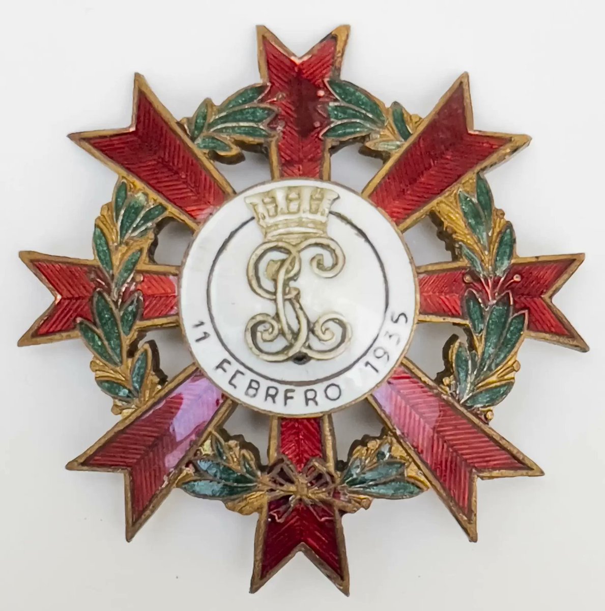 APROGC's tweet image. La Segunda República concedió a la Guardia Civil la corbata de la Orden de la República, el 11 de febrero de 1935 “para premiar como recompensa colectiva los innumerables actos de heroísmo llevados a cabo por el personal del mismo y los relevantes servicios de carácter cívico y…