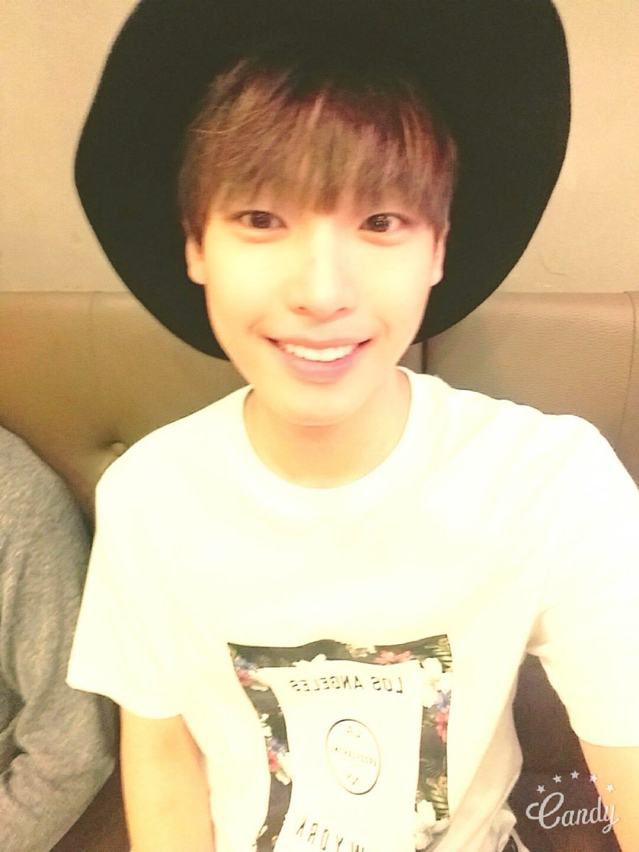 SF9official's tweet image. 2016년 마법의 페도라 사진
안에 비둘기있음 주의
#SF9 #INSEONG