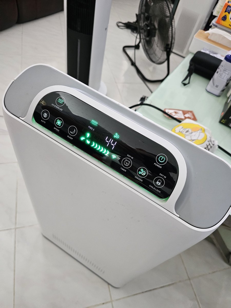 ahmandonk's tweet photo. Maintenance tahunan. Ganti filter air purifier bardi. HEPA dan Carbon filter. https://t.co/qDsFYmmALl