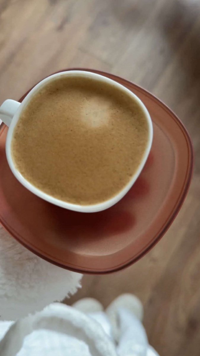 ان"أسوء ما قد يمر على المرء أن يحزن من نفسه، وعلى نفسه" 🍂
والاسوء تحس حتى اقرب الناس هنن مو الضحية  هنن الجلاد