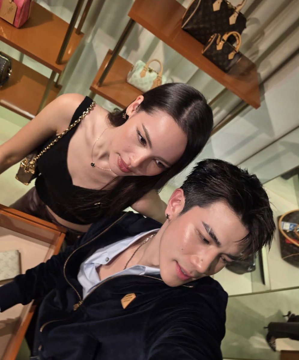 gboyyyyypx's tweet image. วอนชาวเน็ตงดแซวลืมเปิดกล้อง น้องโฟ้ดโพสรูปยืนยันได้รูปเซลฟี่กับพี่ญ่าสำเร็จ😂😂😂😂