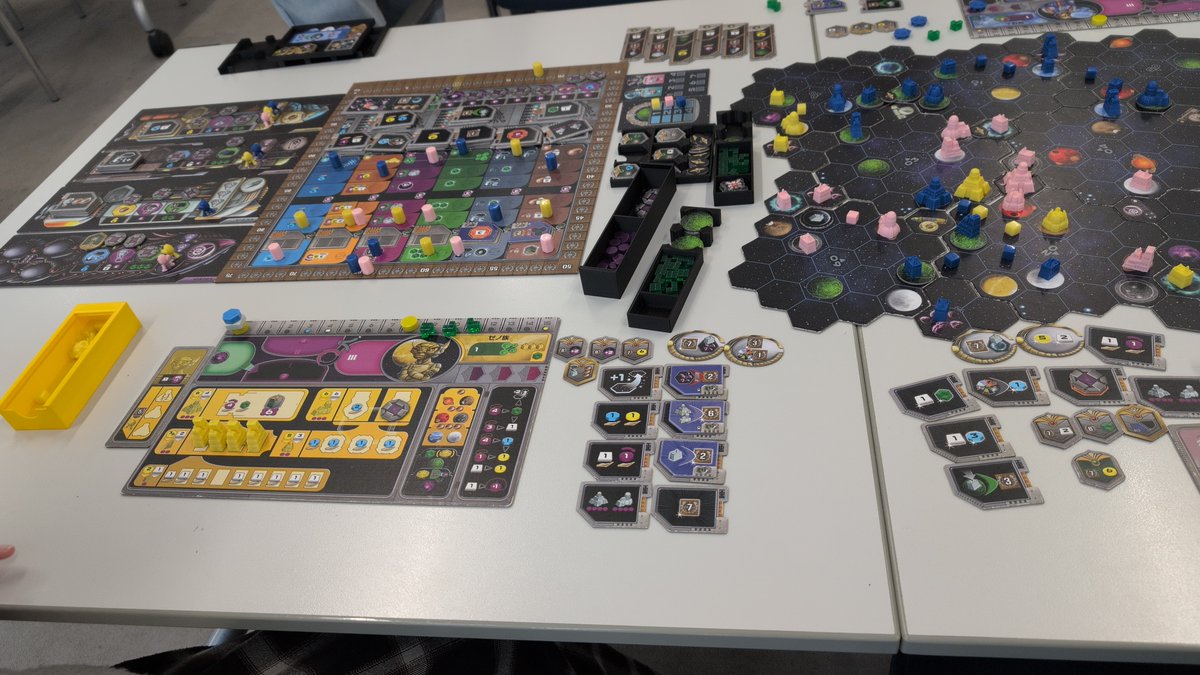 fwtmp's tweet image. Played #GaiaProject on 2026-02-11 with 3 players, winning score: 218 #bgstats