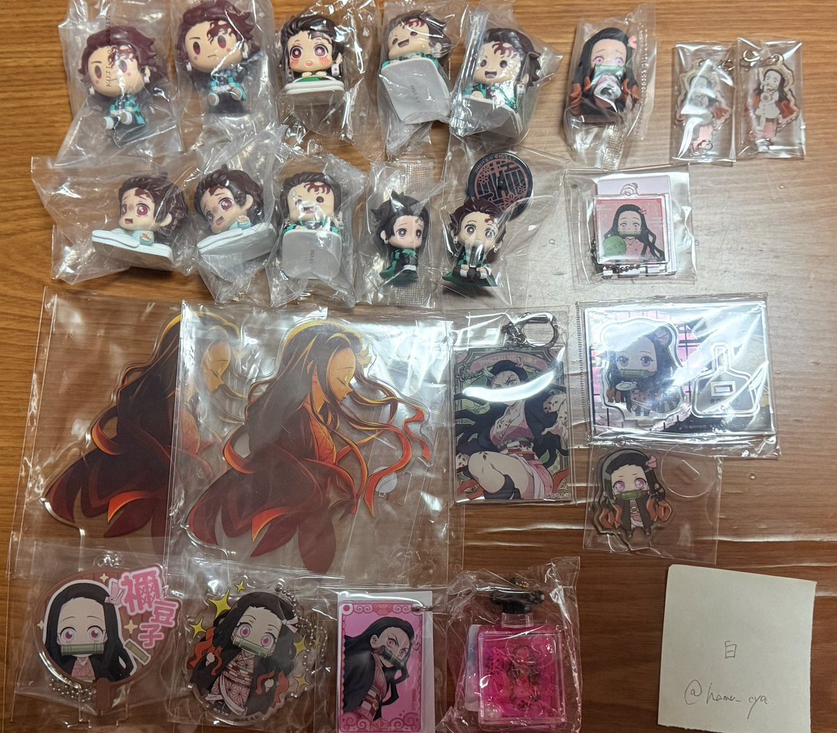 hamu_cya's tweet photo. 鬼滅の刃 無限城編 第三段キービジュアル webshopくじ おねむたん 極楽湯 劇場版
ピザーラ ハロウィン 一番くじ ここみえ
求 冨岡義勇 時透無一郎 伊黒小芭内

譲 竈門炭治郎 禰󠄀豆子 嘴平伊之助 我妻善逸

郵送にて交換希望
同異種なんでも検討します！ https://t.co/N5RnLAJBKD