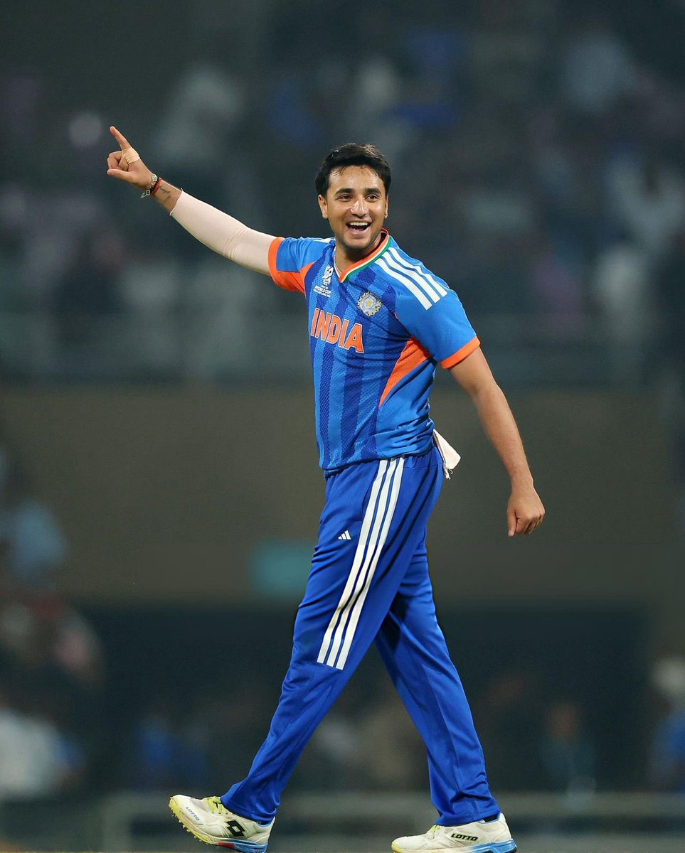 🚨 TEAM INDIA UPDATE 🚨
Abhishek Sharma has been hospitalised due to a stomach infection ahead of the clash vs Namibia.
If he doesn’t recover in time, Sanju Samson is likely to open alongside Ishan Kishan in tomorrow’s ICC T20 World Cup match.
Big call incoming from Team India!