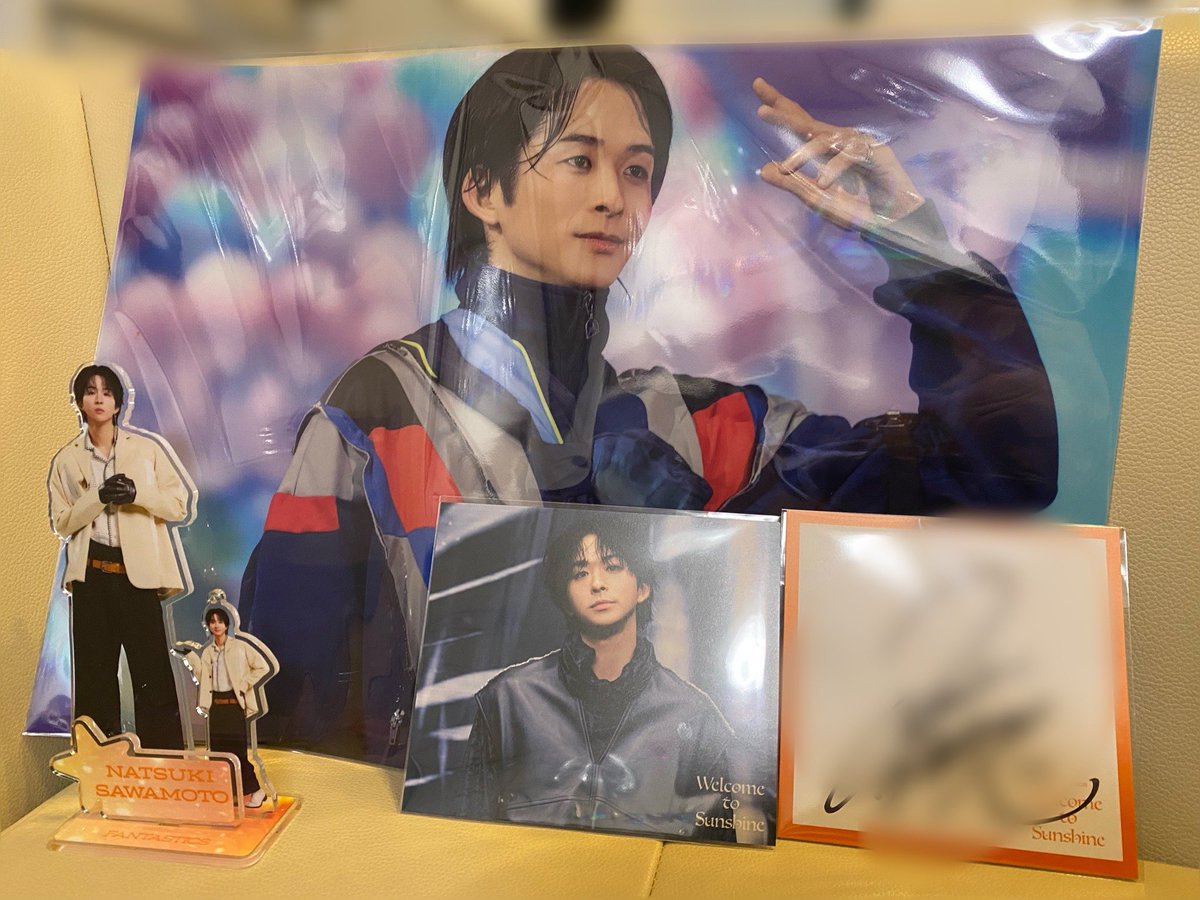 我が家にもきた！！！！ サイン可愛い！！！！ アクスタ可愛い