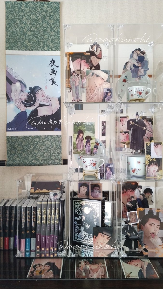 夜画帳棚、模様替え予定で見納めショット👏
一箱ごとに込めた世界。
次はどんな構成にしようかな🤔💭

#PainteroftheNight
#야화첩
<a href="/ByeonDuck_/">변덕/Byeonduck</a> 님
