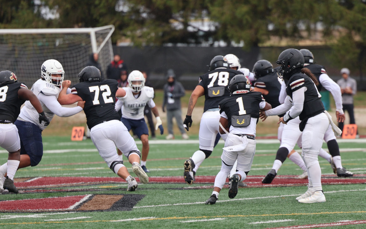 TheRedZoneCoach's tweet image. #TheRedDevils 
D-lll NCAA 
📍 Eureka Illinois 

~ New HC @DionJordan96 former NFL 7 Yr vet NO. 3 Pick 

~ New staff ✅
~ building the top recruiting class in school history ✅
~ Elite facility
~ Two Players invited to the NFL Showcase 
#NewEra🔋 #TheRedDevils 
🏫 @EurekaRedDevils