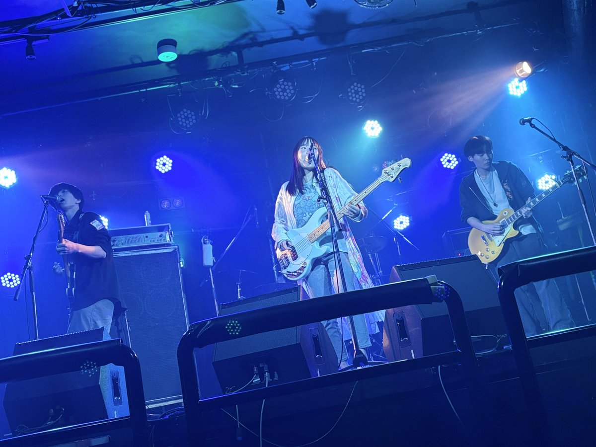 RisingJam's tweet photo. ♠️Rising Jam❤️
12:30〜 in HeratLand

〈O.A〉
【フランスの真実?】@france_meito 
力強い歌声が会場に一体感を出してくださった最高にかっこいいパフォーマンスでした‼︎
RisingJam in HeratLand 開演です🔥

#Risingjam #ハートランド #スペードボックス #名古屋 ＃ライブハウス https://t.co/E3XtnNYpZU