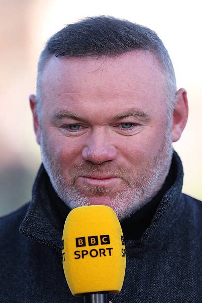 speedlinexx's tweet photo. 🚨Wayne Rooney on TheUnitedStrand:

“I’d send him to the other side of the country, I can’t stand him anymore.

We’re talking about Carrick and the team trying to win 5 games in a row and everything revolves around this guy getting a haircut.

I bet he’d be devastated if Manchester United had won their 5th game today against West Ham because he’d become irrelevant.”