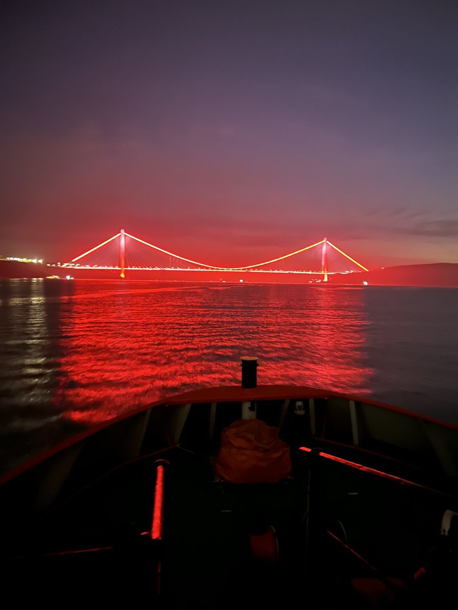 "Ata kızarak eşeği yol arkadaşı seçenin gideceği yer ahırdır."
 #çarşamba