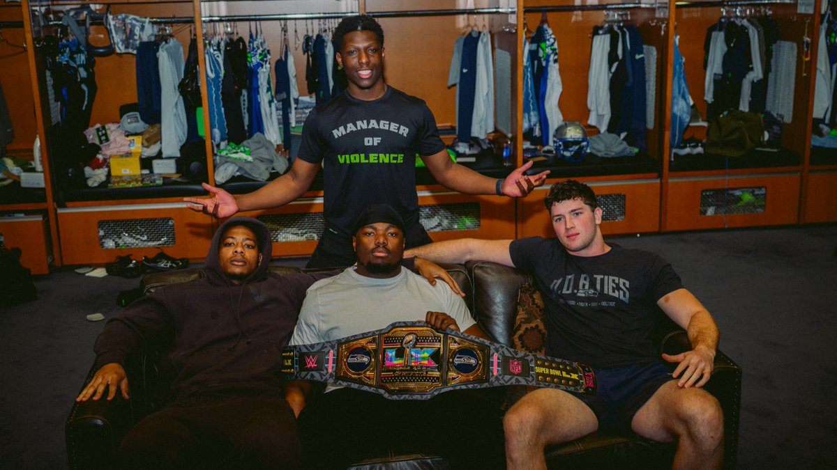 Seahawks's tweet photo. CHAMPS. 💪 https://t.co/TIIfh1qj50