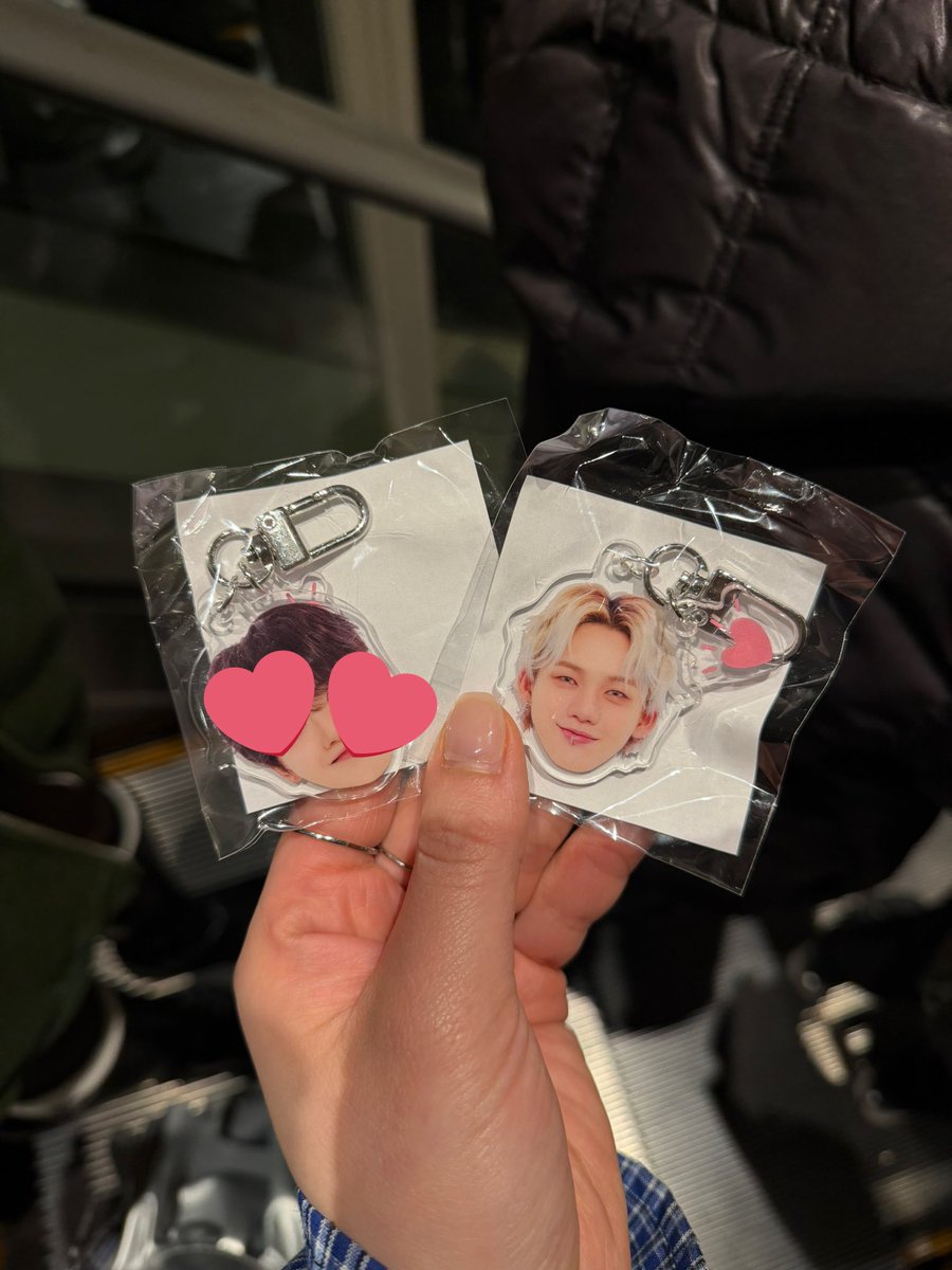 🦊🤍🐷 tweet media