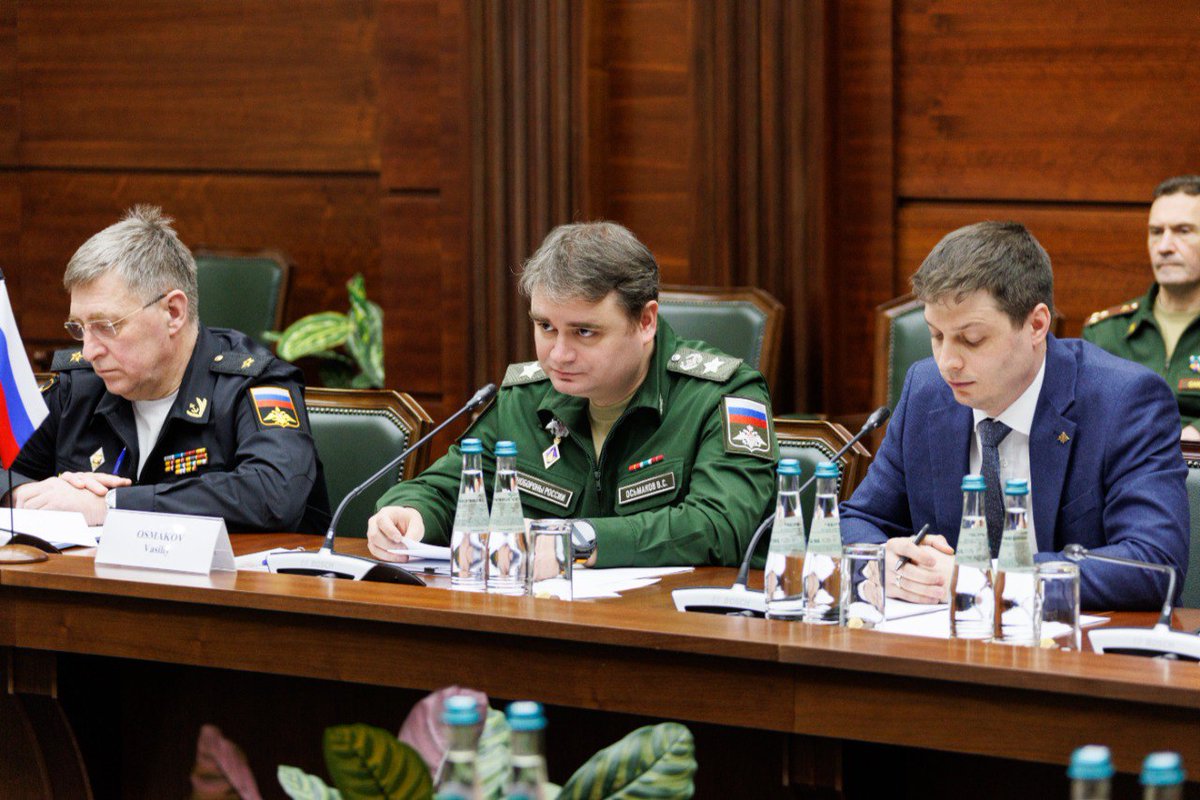 🇷🇺Dep Minister of Defense Vasily Osmakov met with 🇮🇳India's Ambassador to Russia Vinay Kumar

The sides held substantive talks on current issues of bilateral defense cooperation &amp; reaffirmed their commitment to further strengthening ties in the spirit of their especially