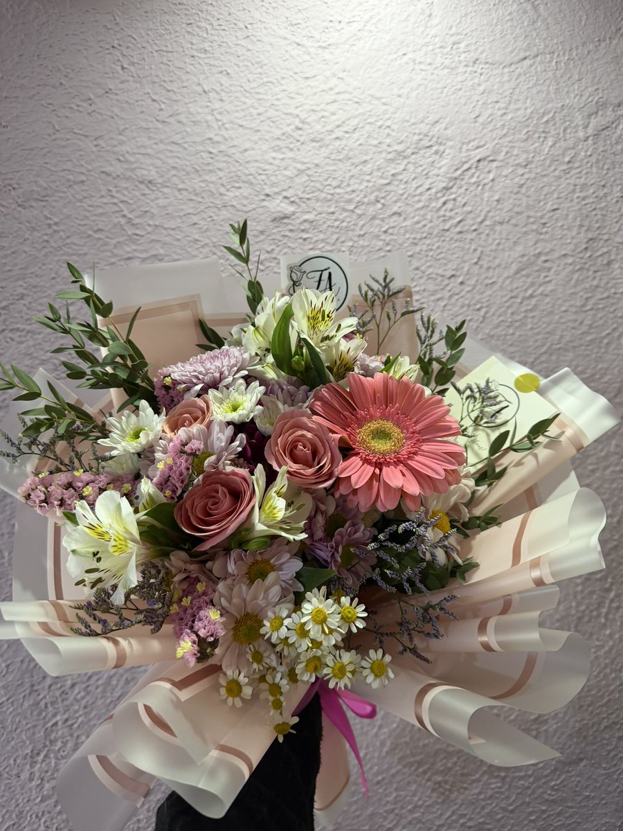 raamg__'s tweet photo. Febrero es un mes de flores 💗 https://t.co/Hvxlseuui9