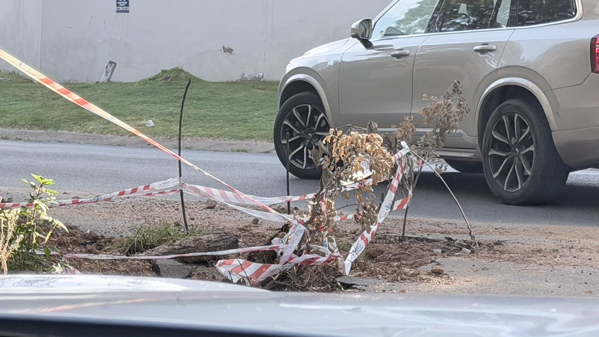 HermDegs's tweet photo. @JHBWater I think you’re confusing this with another hole along Highland Ave your team left after fixing a water leak. The one I’m referring to is still the same as the photo I initially shared. https://t.co/Qgxy4c6vUG