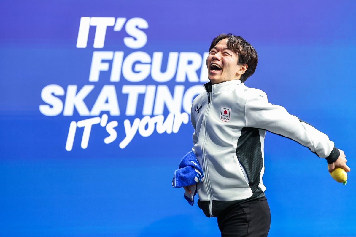 CGTNSportsScene's tweet photo. 🎙️🇺🇸Ilia Malinin on 🇯🇵Yuma Kagiyama:

"I'm pretty happy for him, he definitely fought out there. I always love to watch (him), he's such an inspiration and so incredible."

"It's an honor to be there to compete against him. We all support each other."

#WinterOlympics #鍵山優真 https://t.co/0lhgJVJRnY