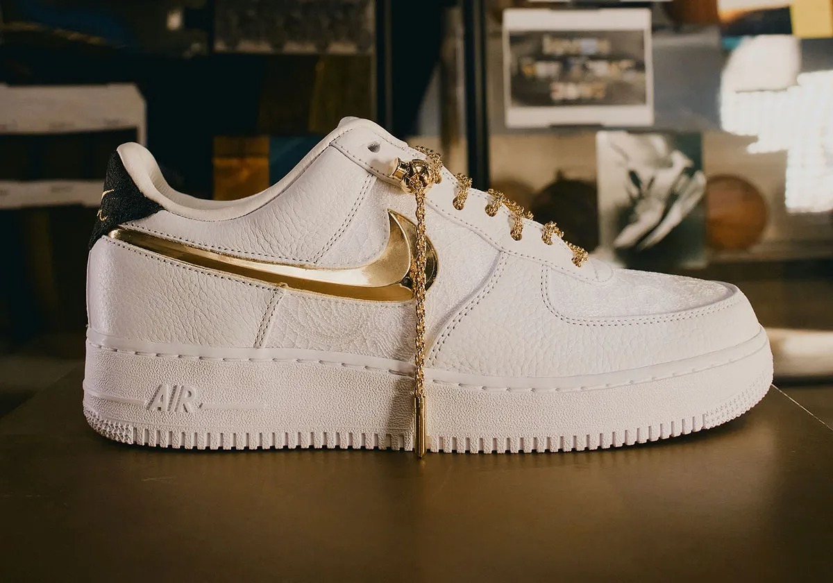 ModernNotoriety's tweet photo. Closer look 🔍 https://t.co/CyDIrbdu24