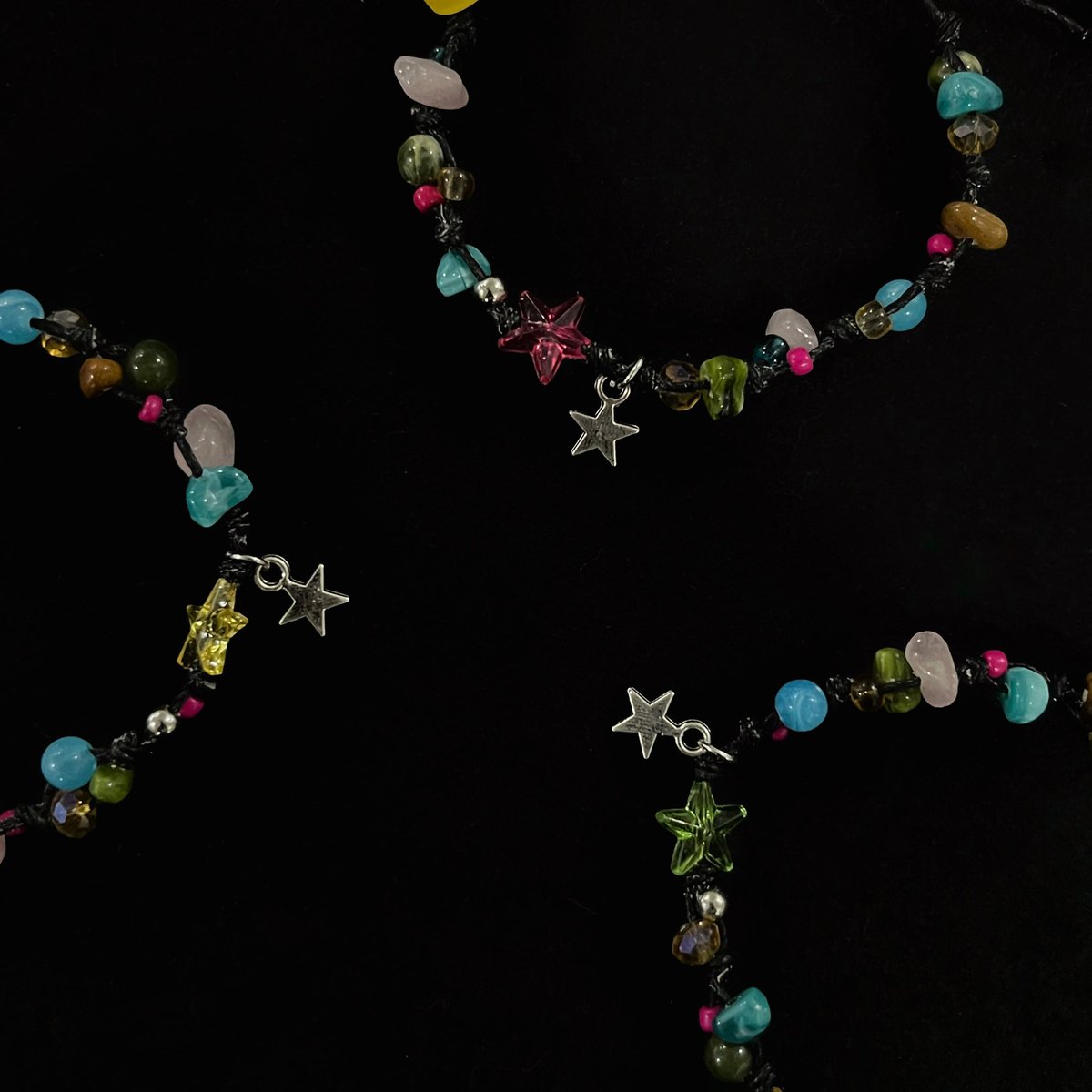 เดนดาว NEVER DIE ⭐️
เส้นละ 99฿ ค่าส่ง 45

— ดาวชมพู มี2เส้น
— ดาวเหลือง มี1เส้น
— ดาวเขียว มี2เส้น

ขนาดข้อมือ 15-20cm.

#เดนดาวneverdie #กำไล #กำไลข้อมือ #กำไลลูกปัด