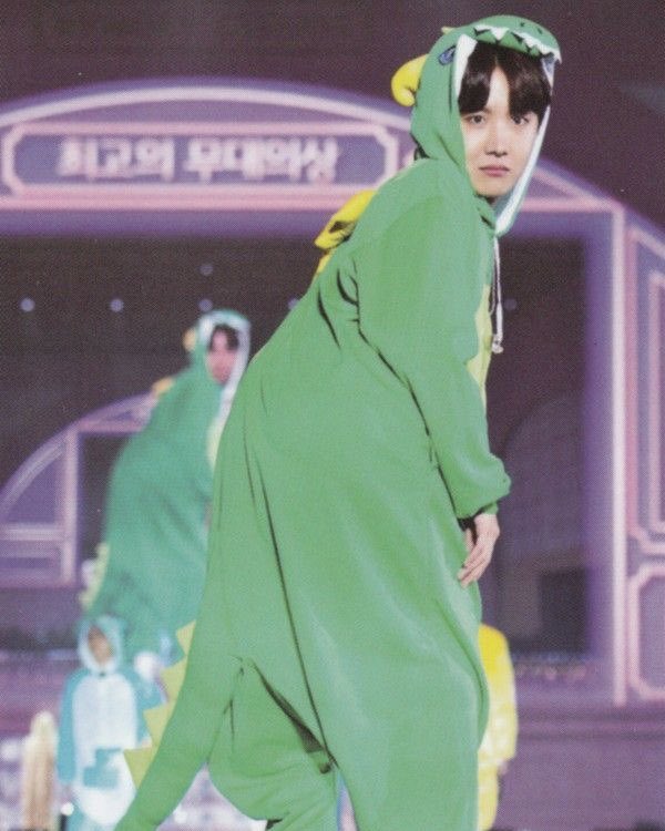 mumiiiiiii_i's tweet image. HOBI                                       MANG