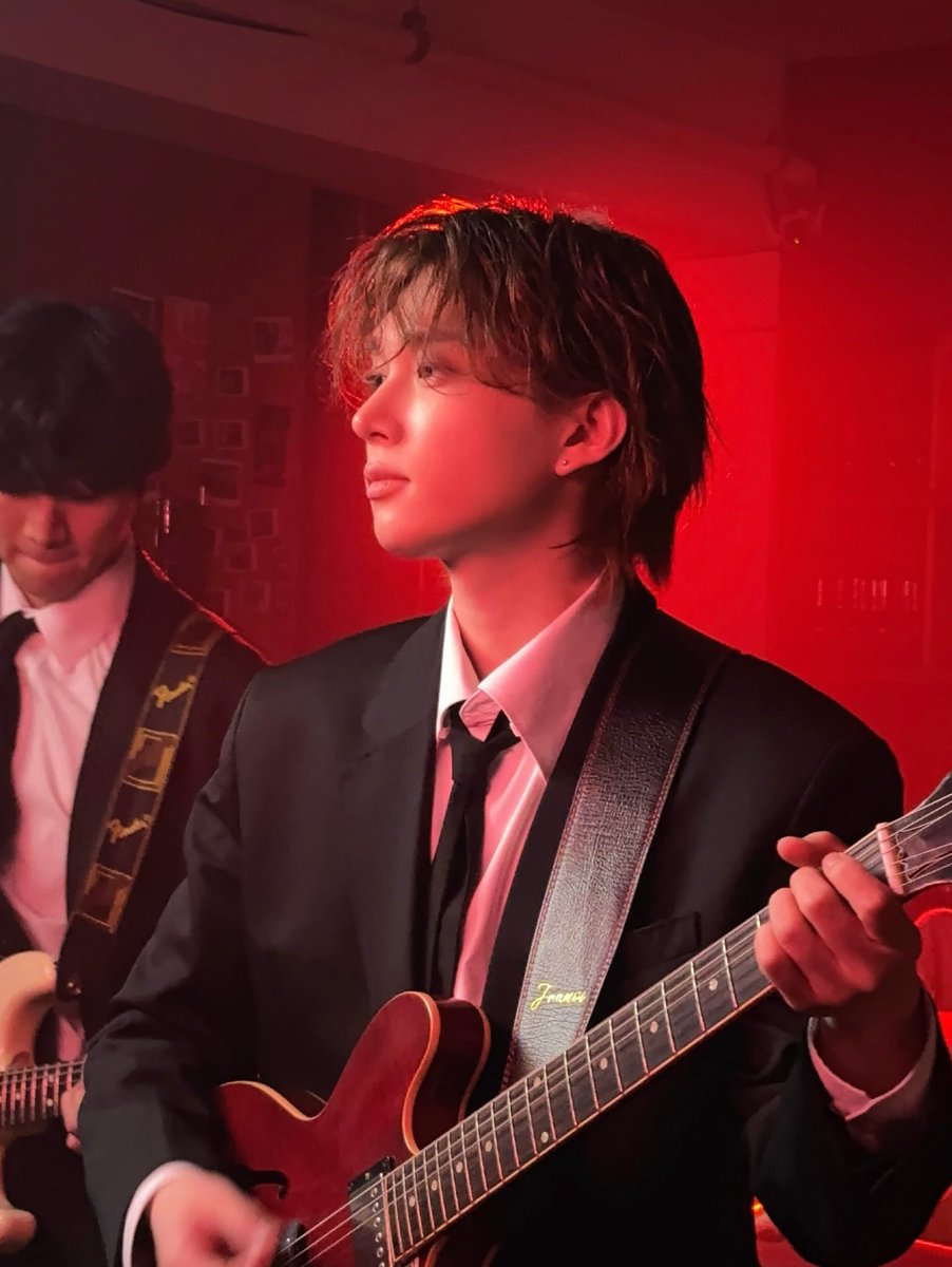 catchmeifutheo's tweet photo. 왼얼사다운사진셀렉 https://t.co/sENoBiXC9Z