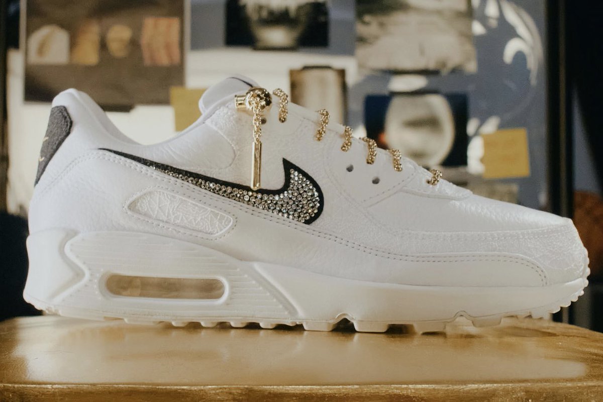 FIRST LOOK: Artist and designer Victor Solomon unveils his LA-inspired “Trophies” Collection for All-Star 2026 🏆

- Air Force 1 “Sunset Strip” 🌅
- Air Max 90 “Downtown Diamond District” 💎
- Air Foamposite One “Westside Beaches” 🏖️

🗓️ All-Star Weekend (Shoe Palace Malibu)