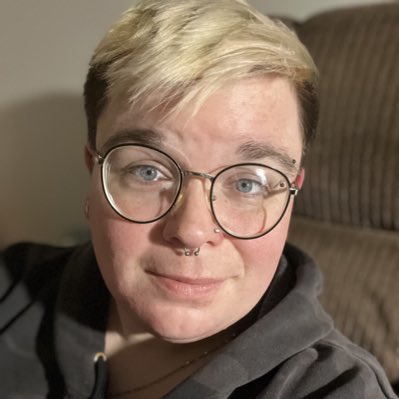 Awkward_Kellie's tweet photo. #NewProfilePic https://t.co/5QKh4iMC0U