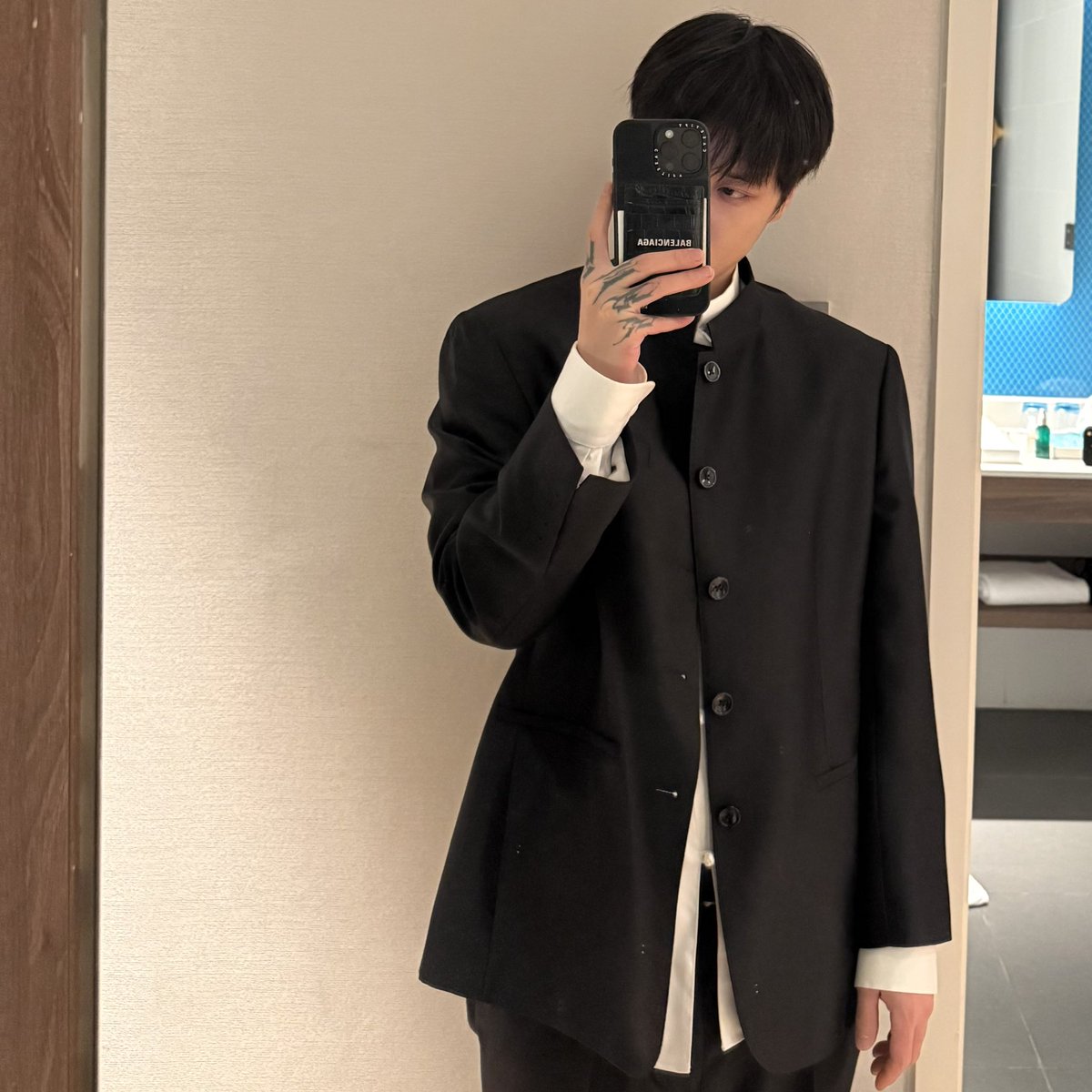 NORMALLYNELL_'s tweet photo. 🤵 https://t.co/YL3wRRBCak