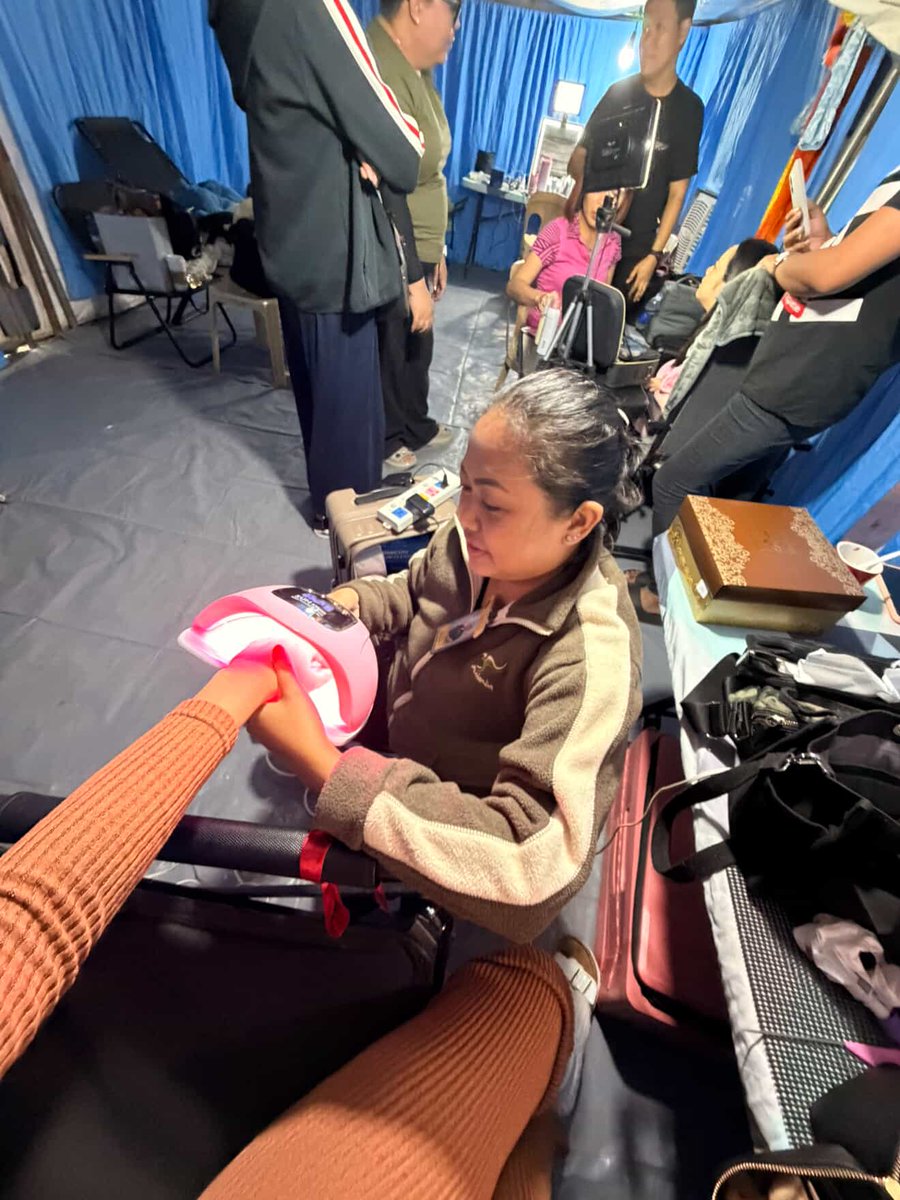 RalphVeeUNI's tweet photo. [02112026] Shuvee IG BC post

"Thank you for repairing my smile last minute, urban smiles!"
"Grabeng pagmamahal naman yan"
"Thank you my vvl fammmm"

Join here: https://t.co/JrxD6jwZd8

📝 #RalphVee | #ShuveeEtrata | Shuvee Etrata📝 https://t.co/u0dfOxvFIE