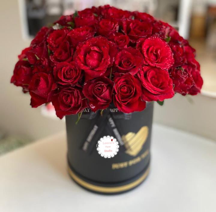 AlipoAndrewsII's tweet photo. Laura’s Floral Studio. Ma flowers nde ndi Ambiri, gents. Tisowa chonamizila chaka chino. 🤣🔥🙌🏾

Ranging from 15,000 to 140,000. 

Location: Lilongwe 
Area 36 
Contact: 0996116956 and Please RT. 🙏🏾 https://t.co/zpBqCSLKSH