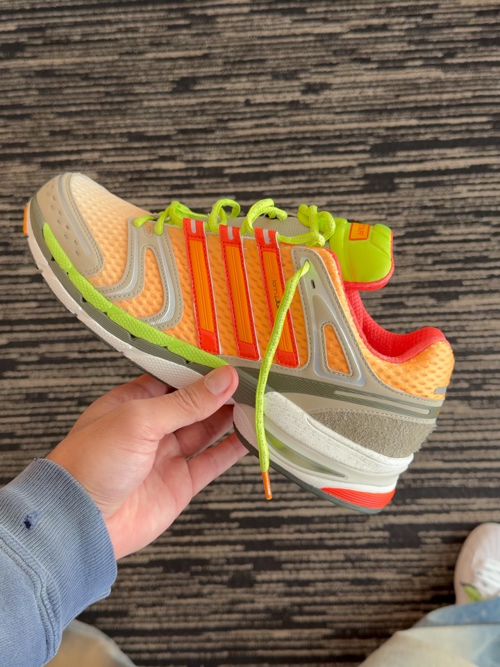 JustFreshKicks's tweet image. Larry June x adidas Adistar Control 5 🍊🔜