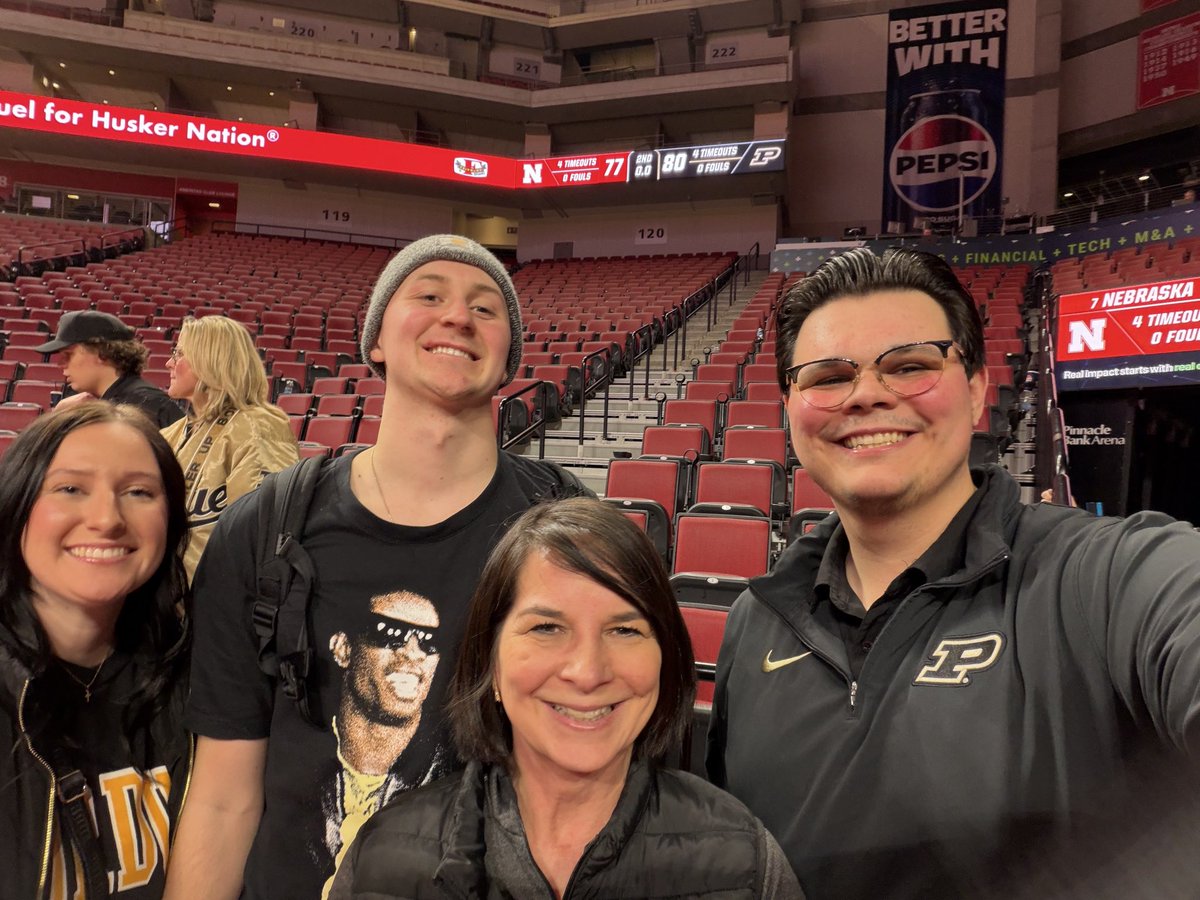 Daniel_R_Bass_'s tweet photo. Boiler Up, Hammer Down! 🚂 https://t.co/iPJff3zZxq