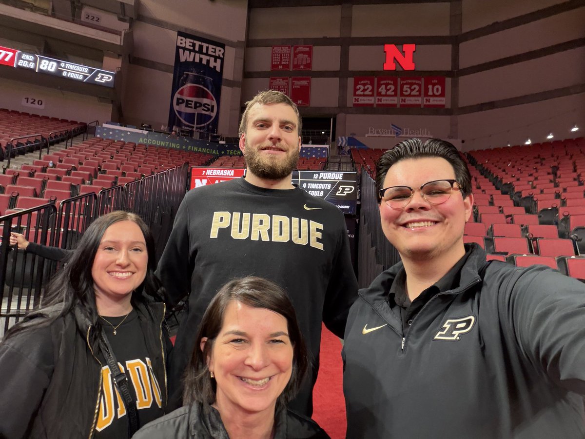 Daniel_R_Bass_'s tweet photo. Boiler Up, Hammer Down! 🚂 https://t.co/iPJff3zZxq