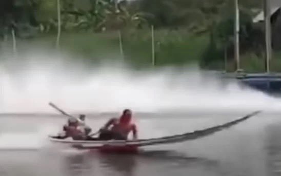 ジェット買うか
小船買うか
ロングテール作るか