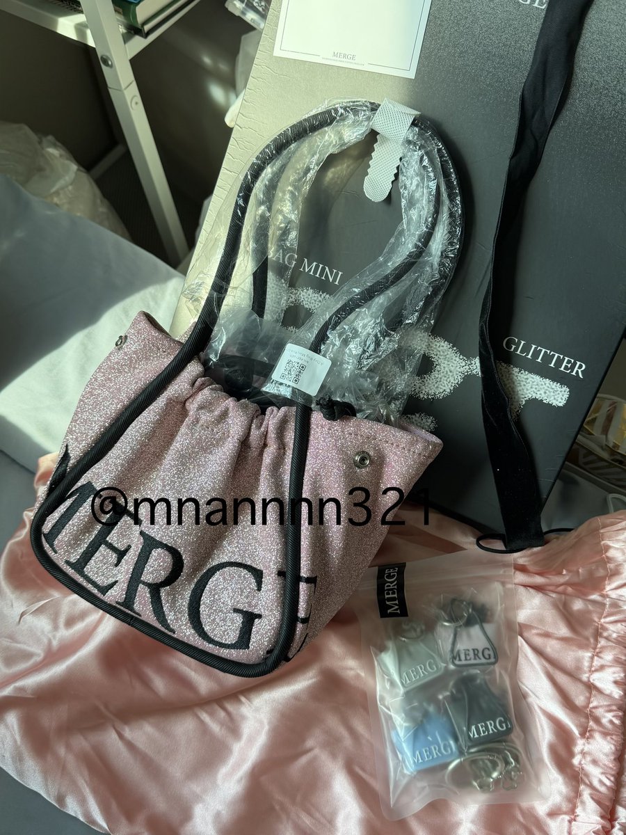 mnannnn321's tweet photo. 🖤🩷 ส่งต่อ A Day Bag Mini Riot Box สี blackpink 🩷🖤
ราคา 2500฿ รวมส่ง
*ยังไม่เคยใช้งาน ได้อุปกรณ์ของครบ
💌 สนใจทัก dm ได้เลยค่า
#ตลาดนัดblackpink #smtowninbkk
#ส่งต่อmerge #กระเป๋าmerge #mergebag https://t.co/YH3iPMu8FL