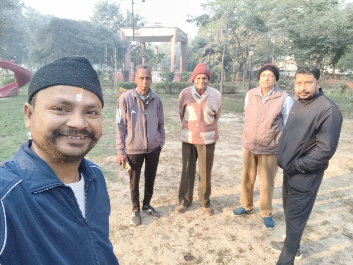SHASHIK13346183's tweet photo. ॐ नमः शिवाय 🚩 🚩 
हर हर महादेव 🚩 🚩 

योग कीजिए स्वस्थ रहिए 💐💐

आज भी संघ स्थान पर योग व्यायाम सर्वांग योग आदि किय�� गया। 

भारत माता की जय🙏💐

शशीकांत गुप्ता पटवा 
बस्ती प्रमुख नागेश्वर 
नानाराव शाखा फूलबाग https://t.co/TinVv3dvhG