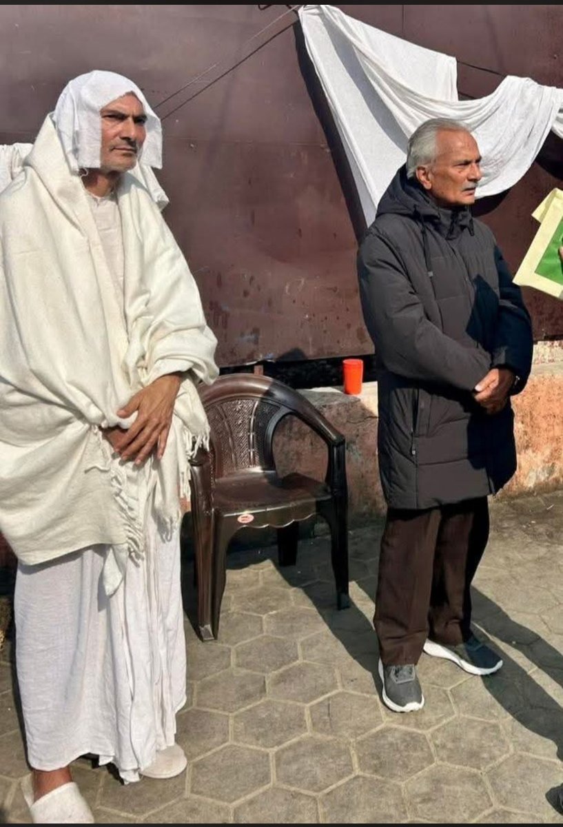 sd_np_'s tweet photo. पढाई त्यति धेरै पनि नहोस् , जति पढाईले आफ्नो धर्मकर्म अनुसार बाबुआमाको किरिया गर्न रोकोस् ।

कोहि यतिविधी विद्वान नबनुन् । https://t.co/JW1zYjoHPA