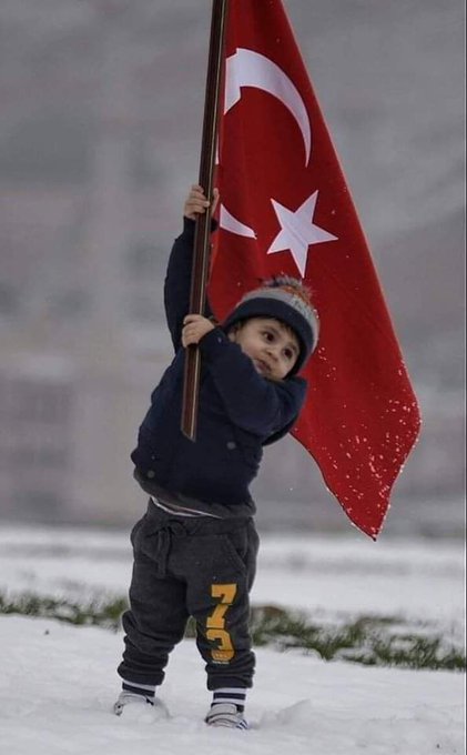 VATAN SEVGİSİ VE İMAN
BİR  KILICIN
İKİ  YÜZÜ  GİBİDİR , 
AYRILMAZ..!!

Samiha Ayverdi..
#Vatan