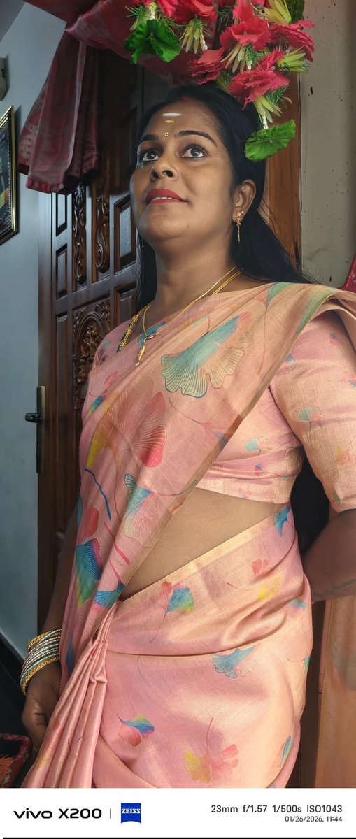 இவ வீடியோ வேணும்னா Rt பன்னிட்டு Telegram வாங்க