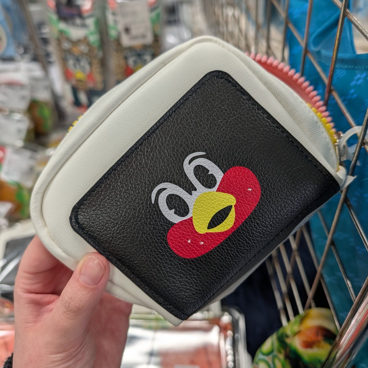 友達向けに見てきたんだけど、つば九郎タコスポーチと、つーたま