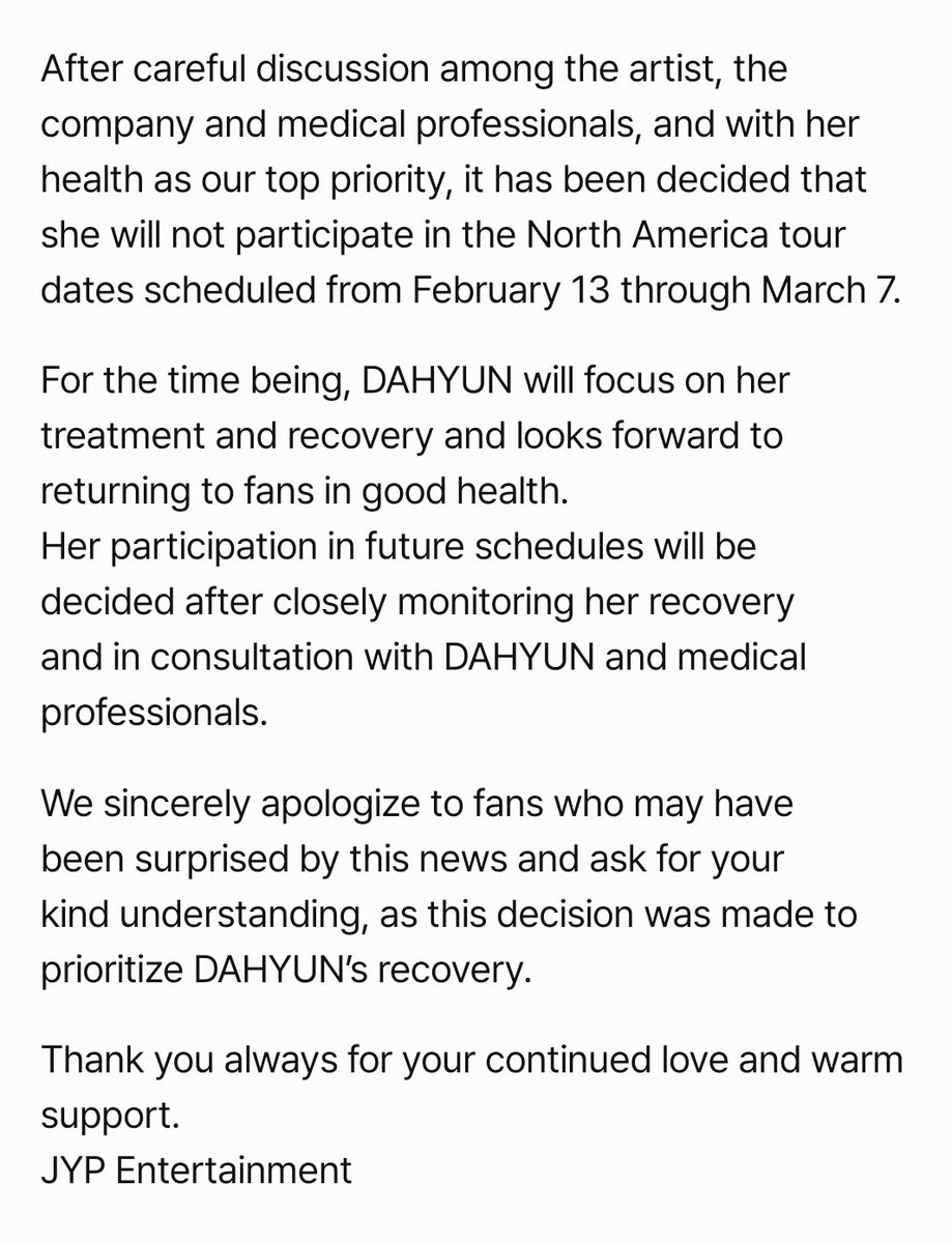 JYP ออกมาบอกว่าดาฮยอนจะไม่เข้าร่วมคอนเสิร์ตที่อเมริกาเหนือทั้งหมดตั้งแต่วันที่ 13 กุมภาถึง 7 มีนา ในช่วงแรกดาฮยอนรู้สึกไม่สบายที่ข้อเท้าและได้รับการรักษาอย่างต่อเนื่องที่เมกา หลังจากกลับเกาหลีได้ตรวจเพิ่มเติมและพบว่ากระดูกแตกหัก จึงให้พักฟื้นฟูร่างกายและเน้นไปที่การรักษา