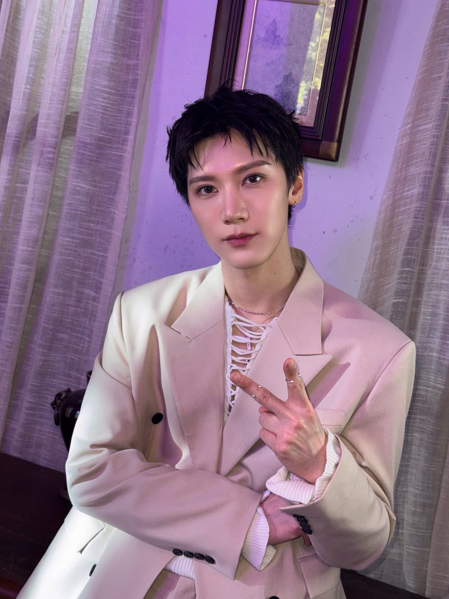 NCTsmtown's tweet image. with you 💜 

#TEN #李永钦 #텐 
#BLUEPONGTIWAT
#YouGiveMeButterflies
#NCT #WayV #威神V