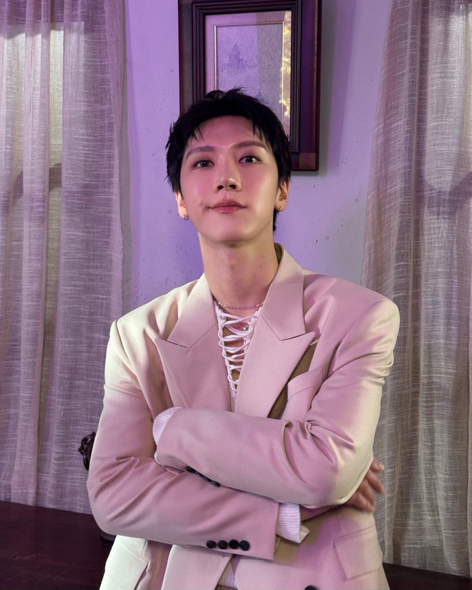 NCTsmtown's tweet image. with you 💜 

#TEN #李永钦 #텐 
#BLUEPONGTIWAT
#YouGiveMeButterflies
#NCT #WayV #威神V