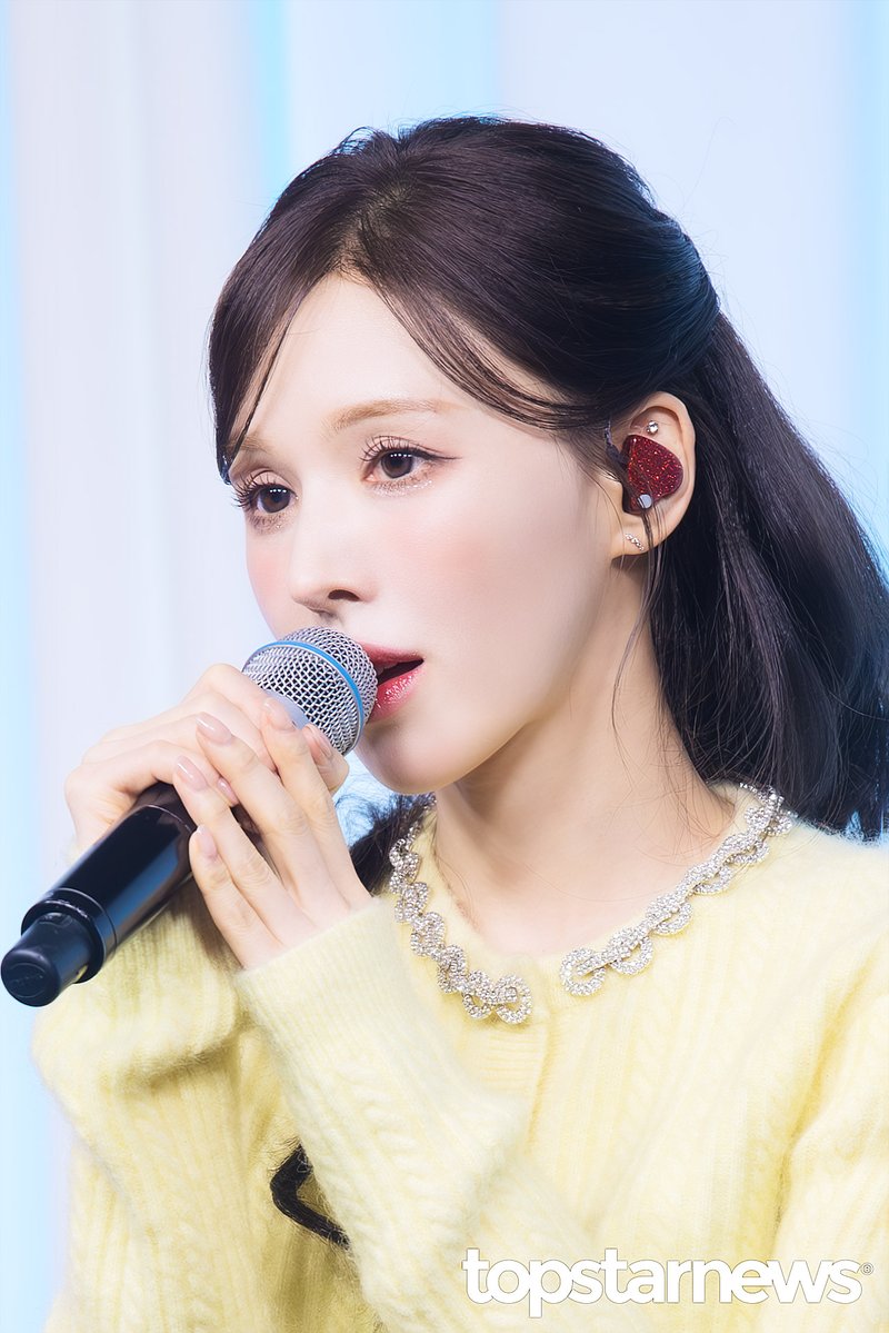 [HD포토] 레드벨벳 웬디, ‘월드투어로 더욱 성숙해진 감성’…‘28일 앙코르 콘서트 개최’ (서울갤러리 개관 기념 특별 공연) #웬디 #WENDY #레드벨벳 #RedVelvet #서울갤러리 #축하공연 #프리뷰 topstarnews.net/news/articleVi… <- Original Photo