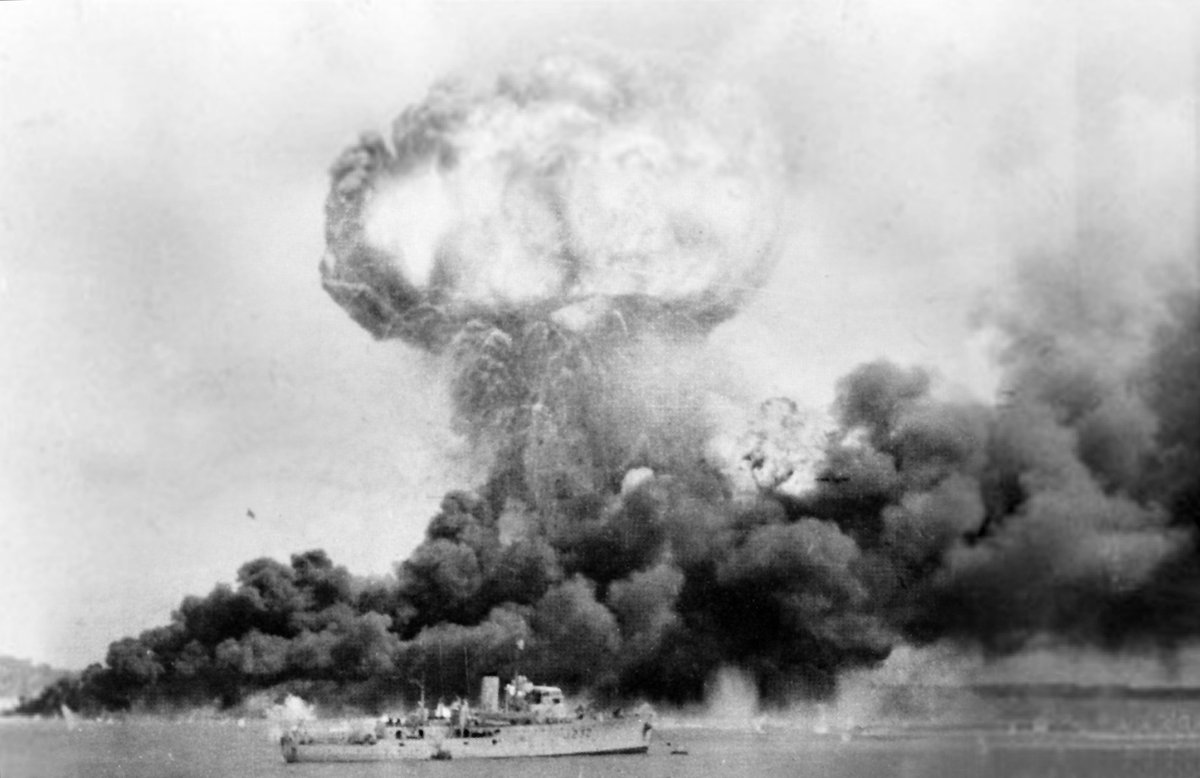 URDailyHistory's tweet image. 19 Feb 1942: Japanese #aircraft bomb Darwin, Australia, in what is the largest single attack ever mounted by a foreign power on the country. The assault by over 240 #Japanese planes caused significant damage  and heightened fears of #invasion during World War II in the Pacific.