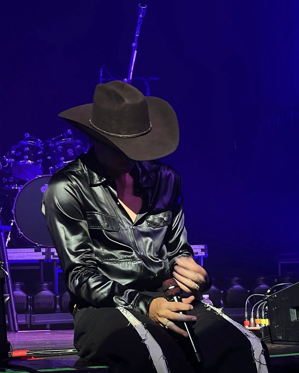 Ruel en el show de Dallas 

vía @ savannahwg4