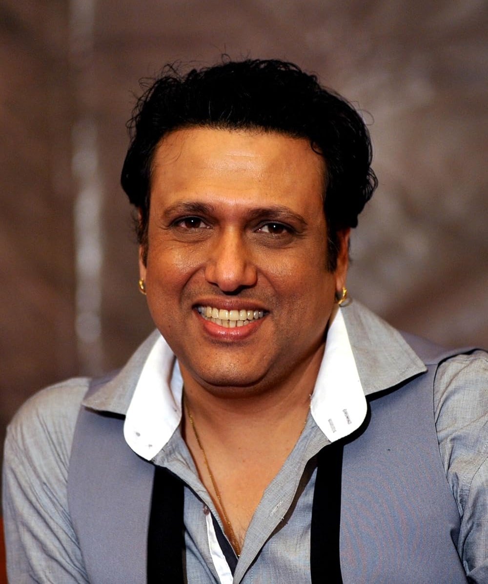 अभिनेता गोविंदा ने अब करण जौहर पर बड़ा हमला बोला है।

गोविंदा ने कहा कि,करण जौहर ने मुझे बदनाम करने के लिए मेरे नाम से फिल्म बना दी,जिसका नाम रखा 'माय नेम इस गोविंदा' 

जिसमें मेरी पत्नी,गर्लफ्रेंड और मुझको लेकर मेरी पर्सनल कहानी को दिखाया गया,जिसके कारण मेरी बदनामी हुई।

अगर करण