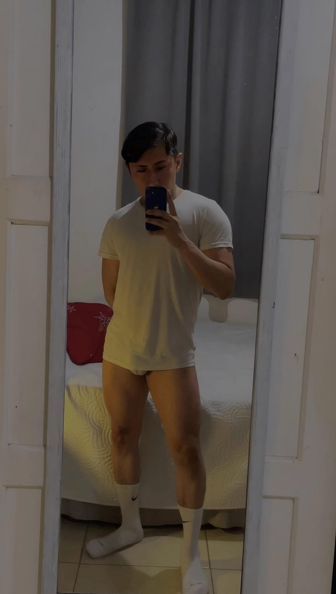 ivanhdz2402's tweet photo. A mimir #selfie #gay #Monterrey https://t.co/DRYSql45PQ